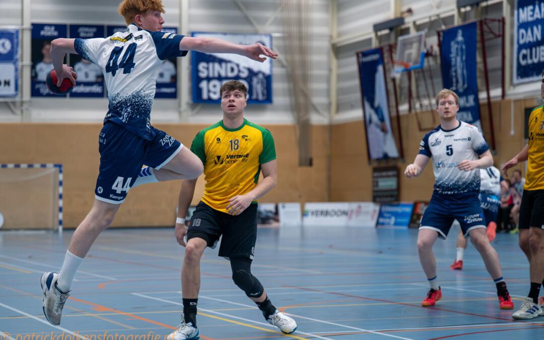 WHC/HERCULES GOOIT DE SPANNING VAN ZICH AF TEGEN SCHOTKRACHTIG BFC