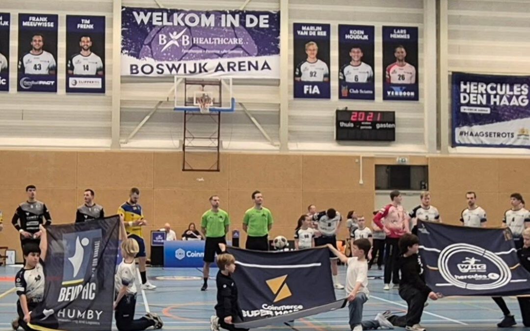 HELLAS EN WHC/HERCULES STRIJDEND TENONDER TEGEN TOPCLUBS